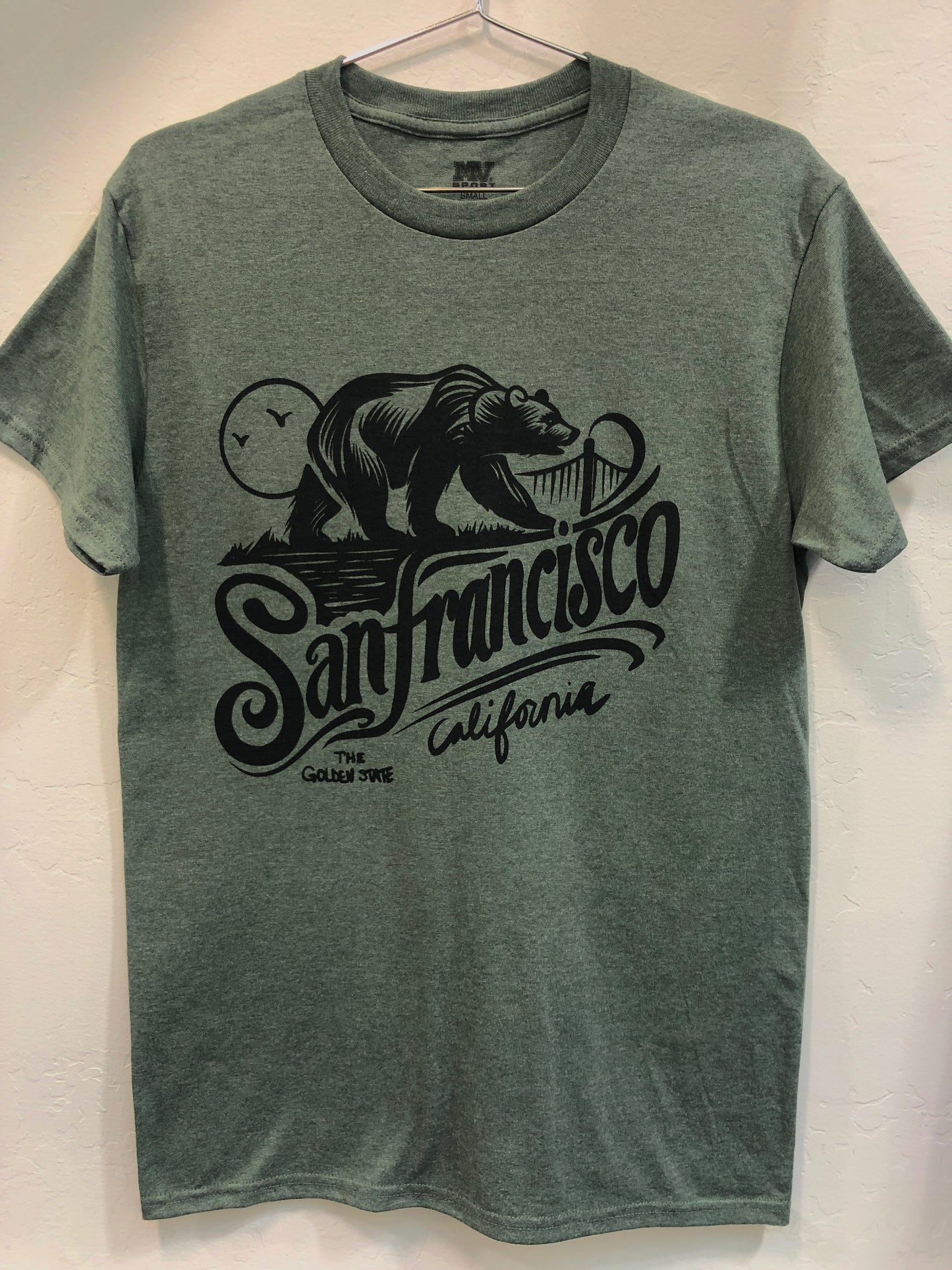 Green t-shirt with San Francisco design featuring California grizzly bear, Golden Gate Bridge, and "The Golden State" text