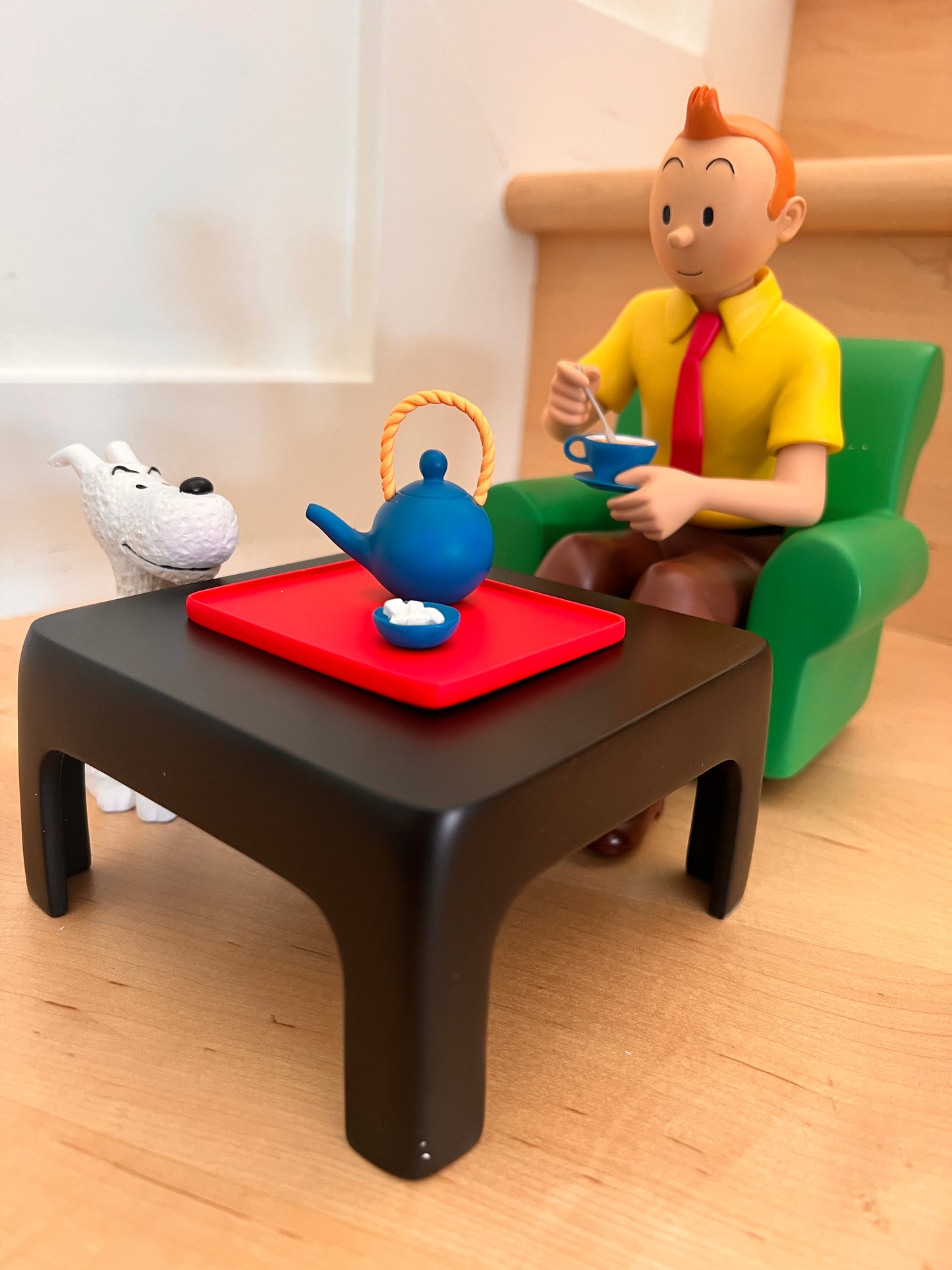 Tintin Having Tea From The Blue Lotus Ref: 47002
