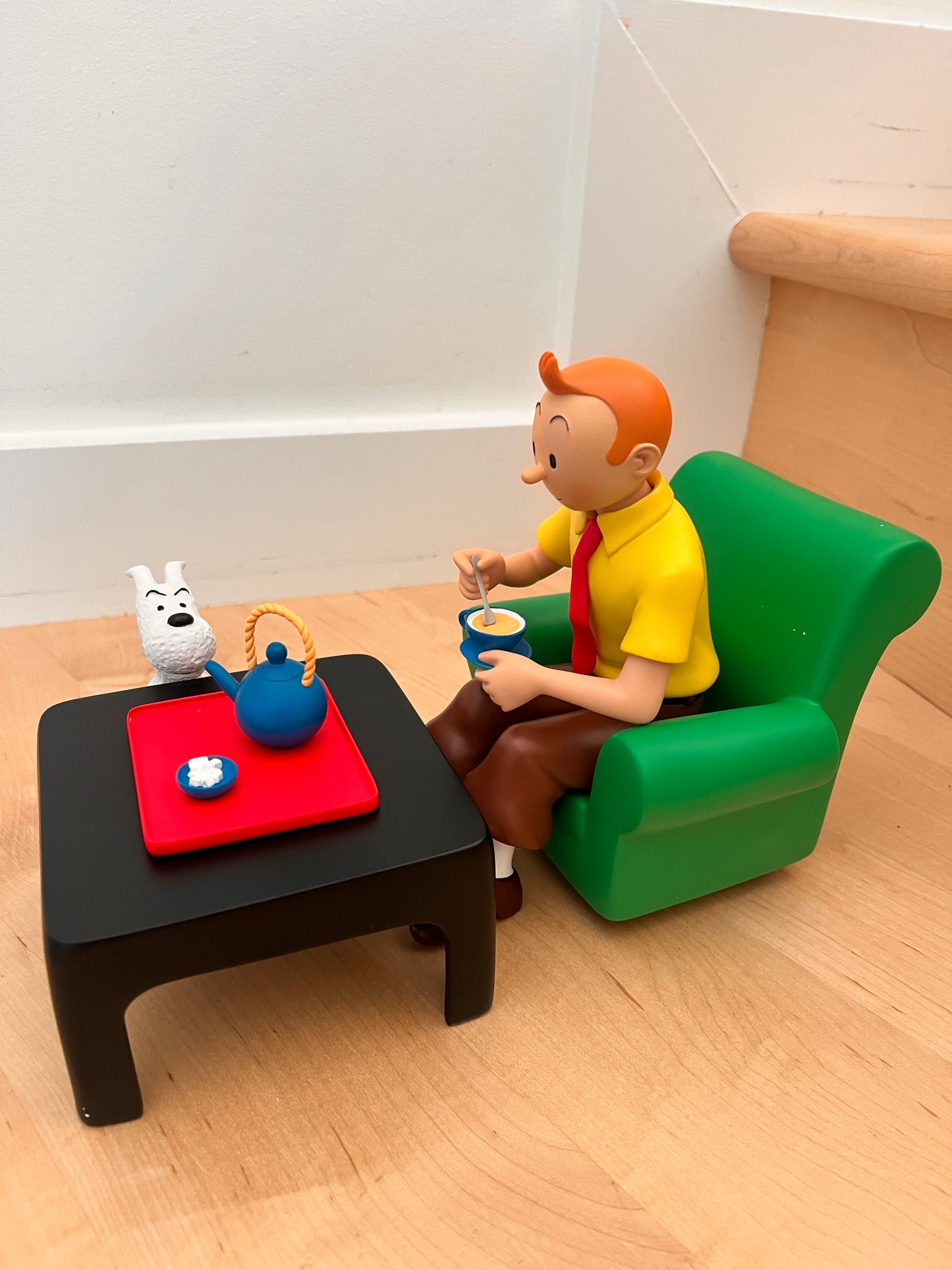 Tintin Having Tea From The Blue Lotus Ref: 47002