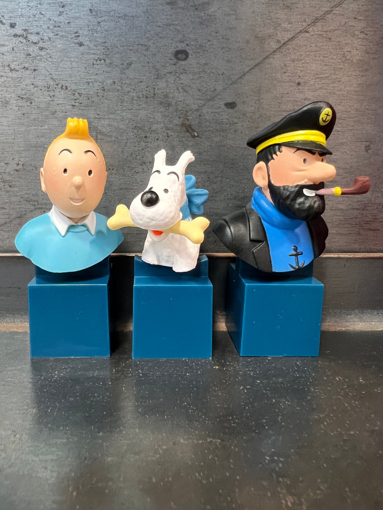 FIGURINE RESINE (COLLECTION 12CM) - TINTIN EN ROUTE