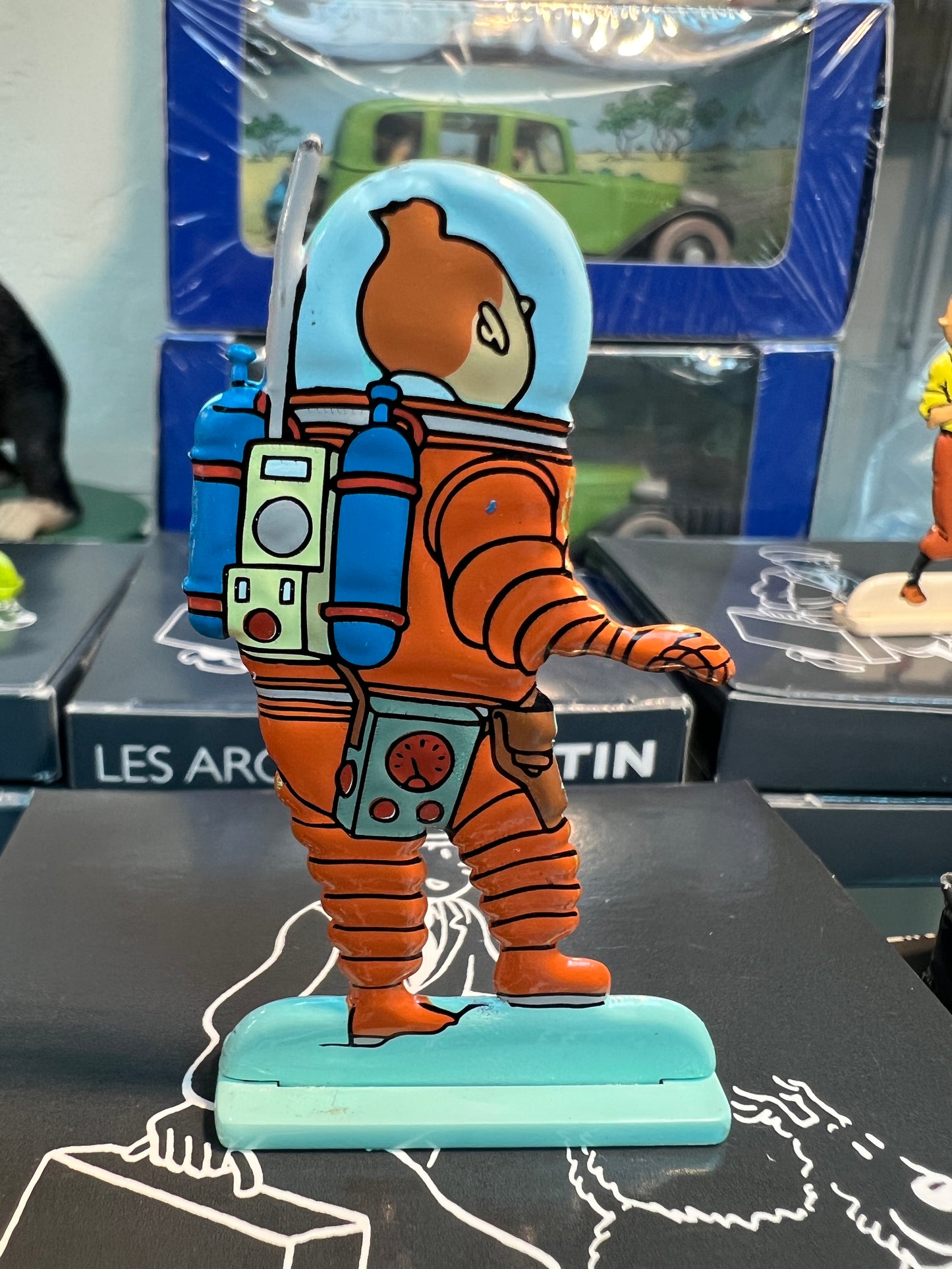 Tintin Explorers On The Moon Metal Relief Figure Ref. 29208