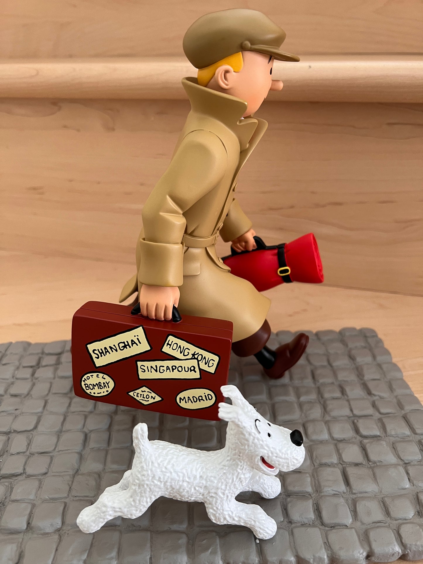 Tintin - Statuette moulinsart 45994 - Tintin Ils Arrivent Tintin - Statuette moulinsart 45994 - Tintin Ils Arrivent