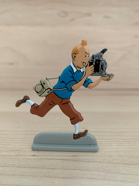 Tintin reporter metal figure running with camera, vintage collectible from 1953 Tintin Magazine