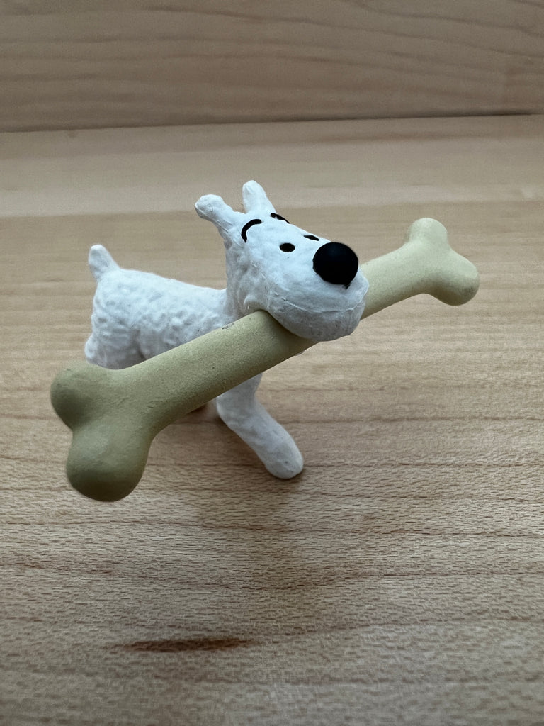 Snowy With Camel Bone Mini Figure